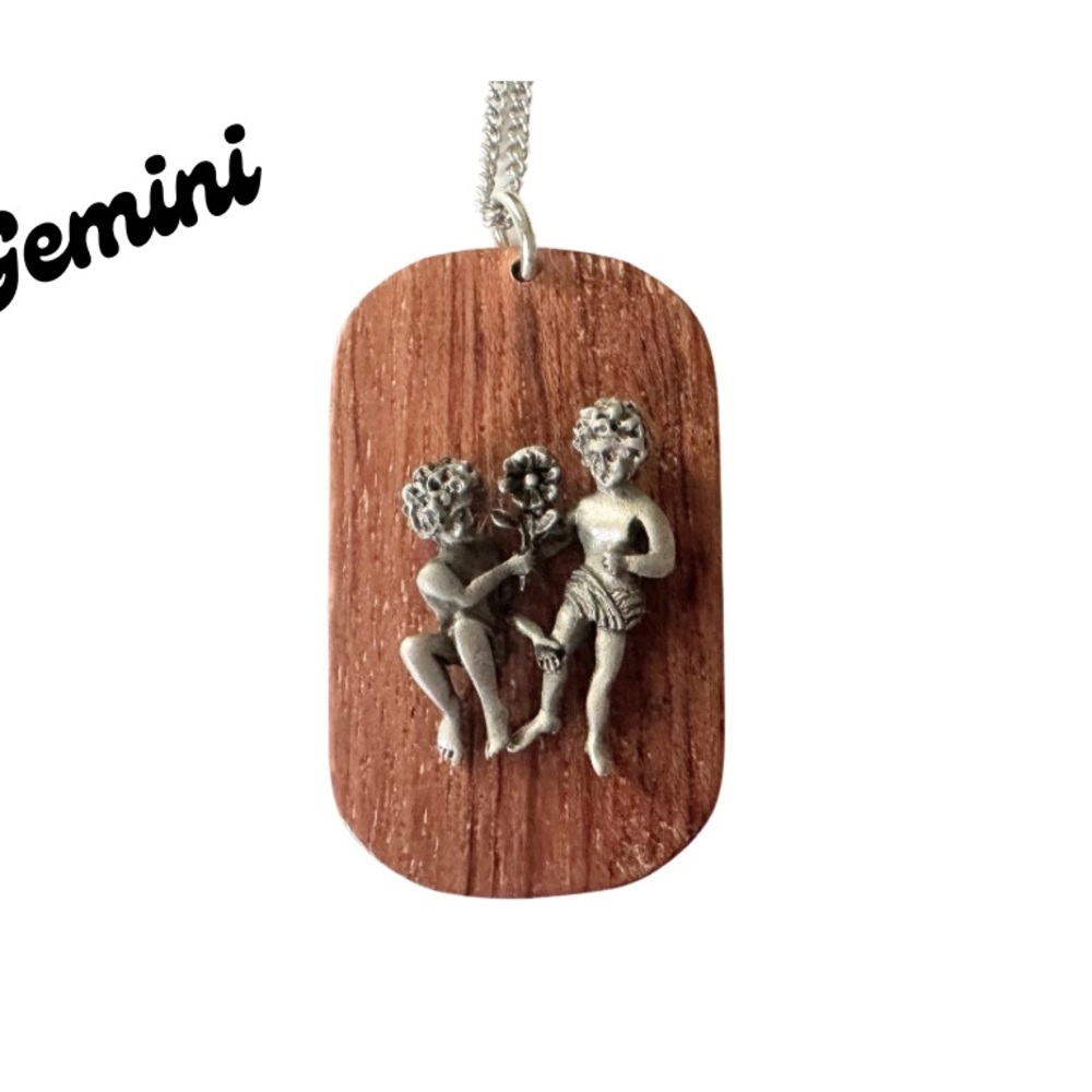 VTG 70s GEMINI Twins Astrological Sign Wood & Pewter Dog Tag 18” Chain Necklace